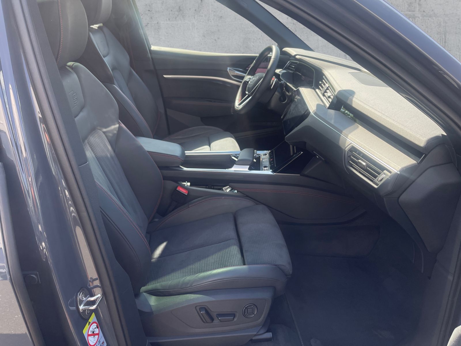 Audi Q8 e-tron - Bild 13