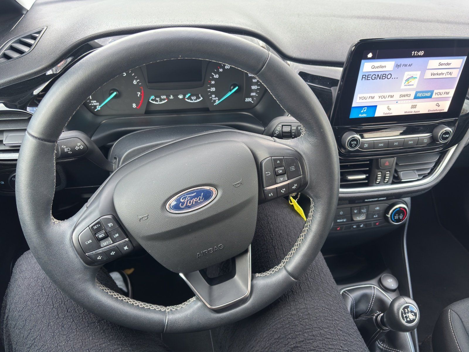 Fahrzeugabbildung Ford Fiesta 1.0 Cool&Connect PDC/GRA/KLIMA/SHZ/LHZ/