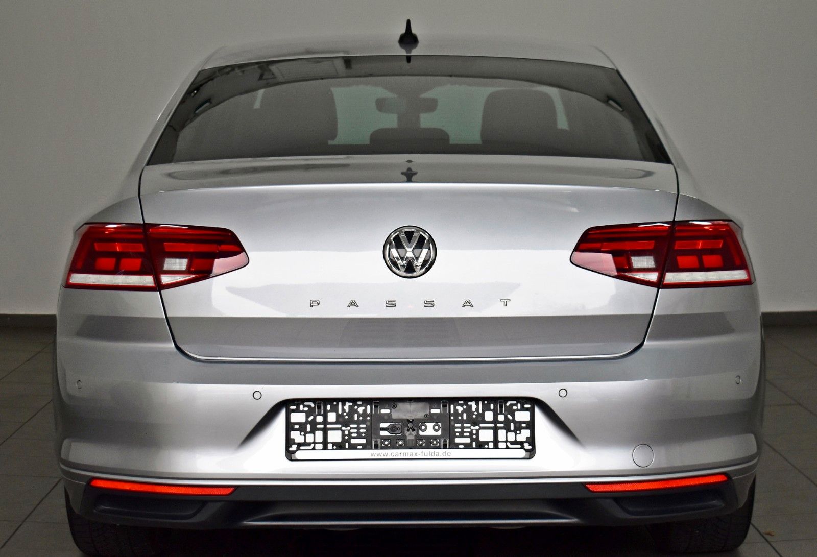 Fahrzeugabbildung Volkswagen Passat Lim.1.5 TSI R-Line ,LED,ACC, LM18"+WR