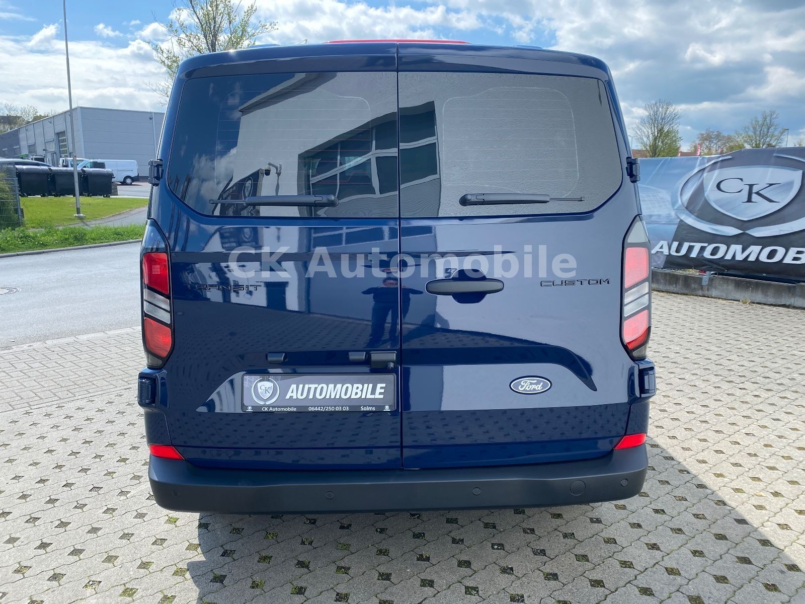 Fahrzeugabbildung Ford Transit Custom Kombi 2.0 Trend/9Sitze/Kamera