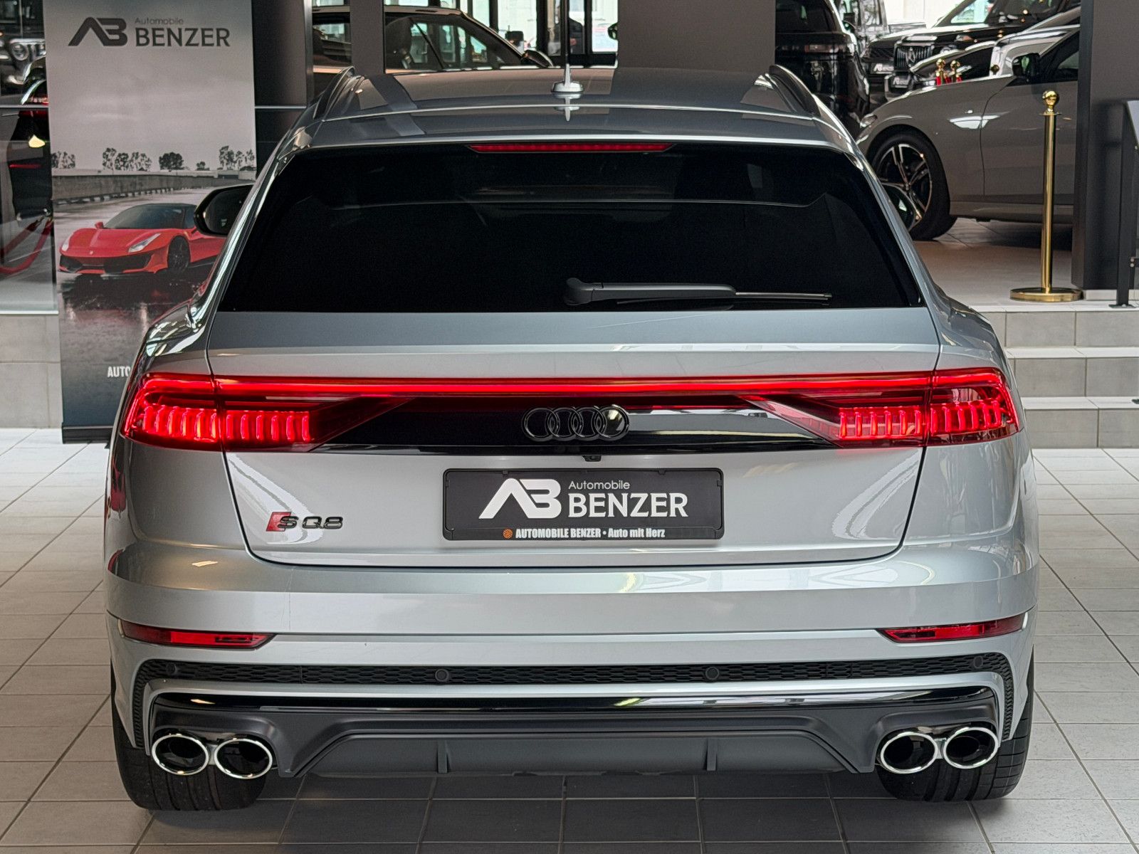 Fahrzeugabbildung Audi SQ8 4.0 TFSI quattro/EXCLUSIVE/ALCANTARA/BLACK