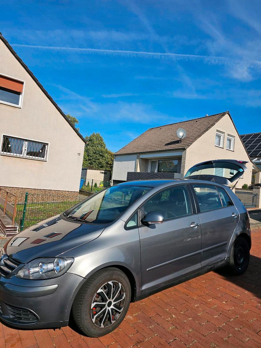 Volkswagen Golf Plus 2005 — двигун 105 HP (77kW)