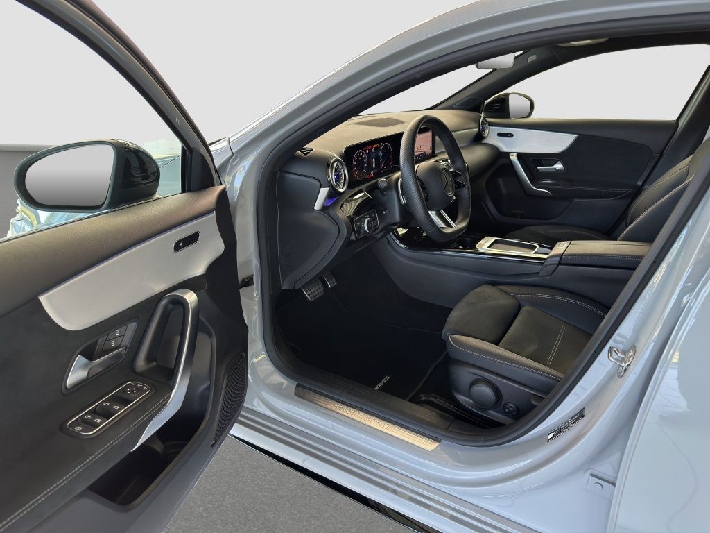 Fahrzeugabbildung Mercedes-Benz A 200 AMG*NIGHT*AHZV*RFK*LENKRHZG*DAB*AMBIENTE*