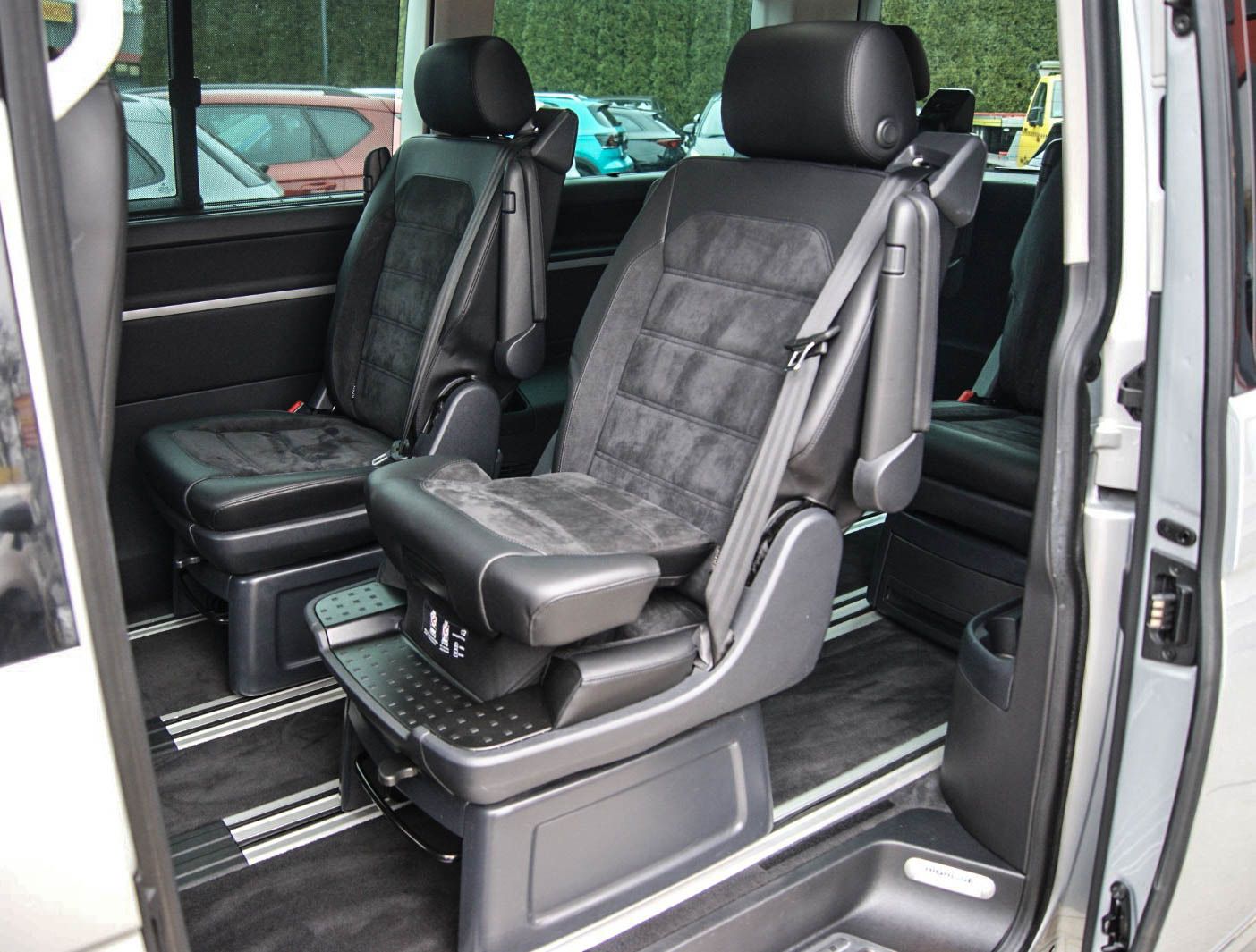 Fahrzeugabbildung Volkswagen T6 Multivan 20TDI DSG Highline 6-Sitze STHZ BETT