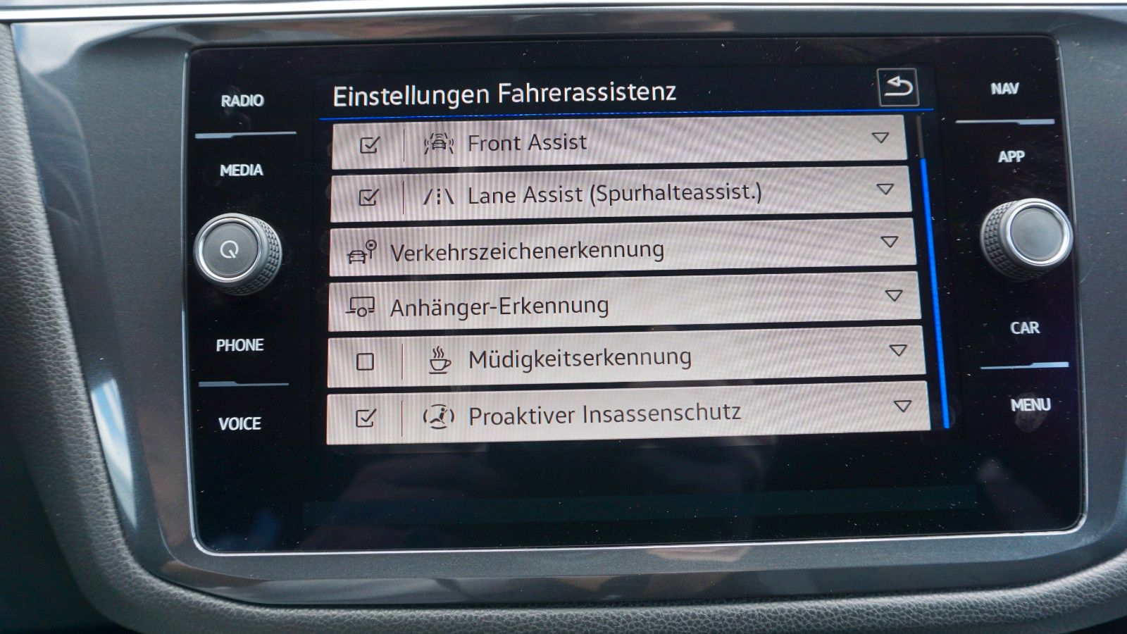 Fahrzeugabbildung Volkswagen Tiguan Allspace R-Line 4M LED,Navi,PDC,AHK