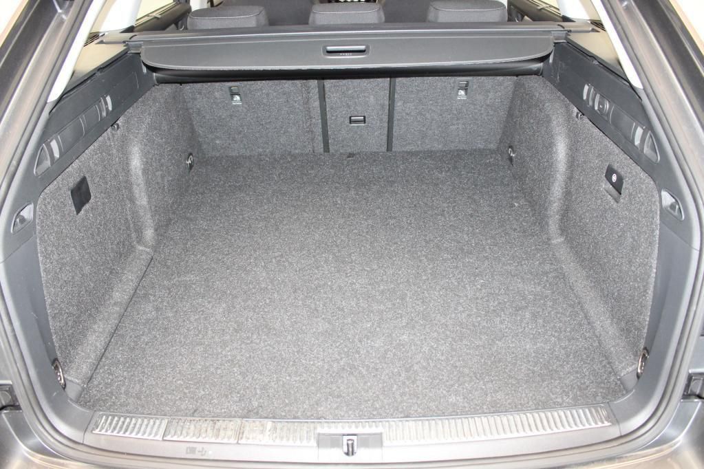 Skoda Superb iV Combi Ambition 1.4 TSI 160kW AHK*Pano