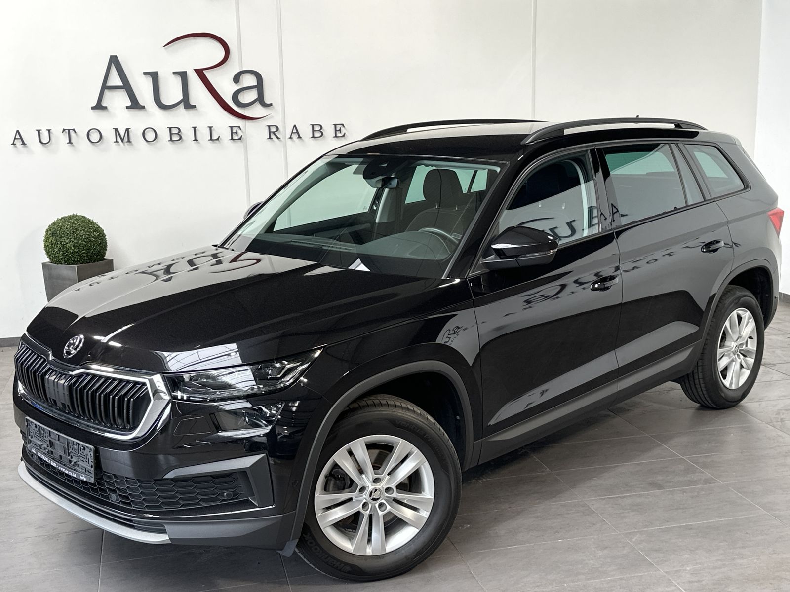Fahrzeugabbildung SKODA Kodiaq Ambition NAV+MATRIX+ACC+AHK+KAMERA+17ZOLL