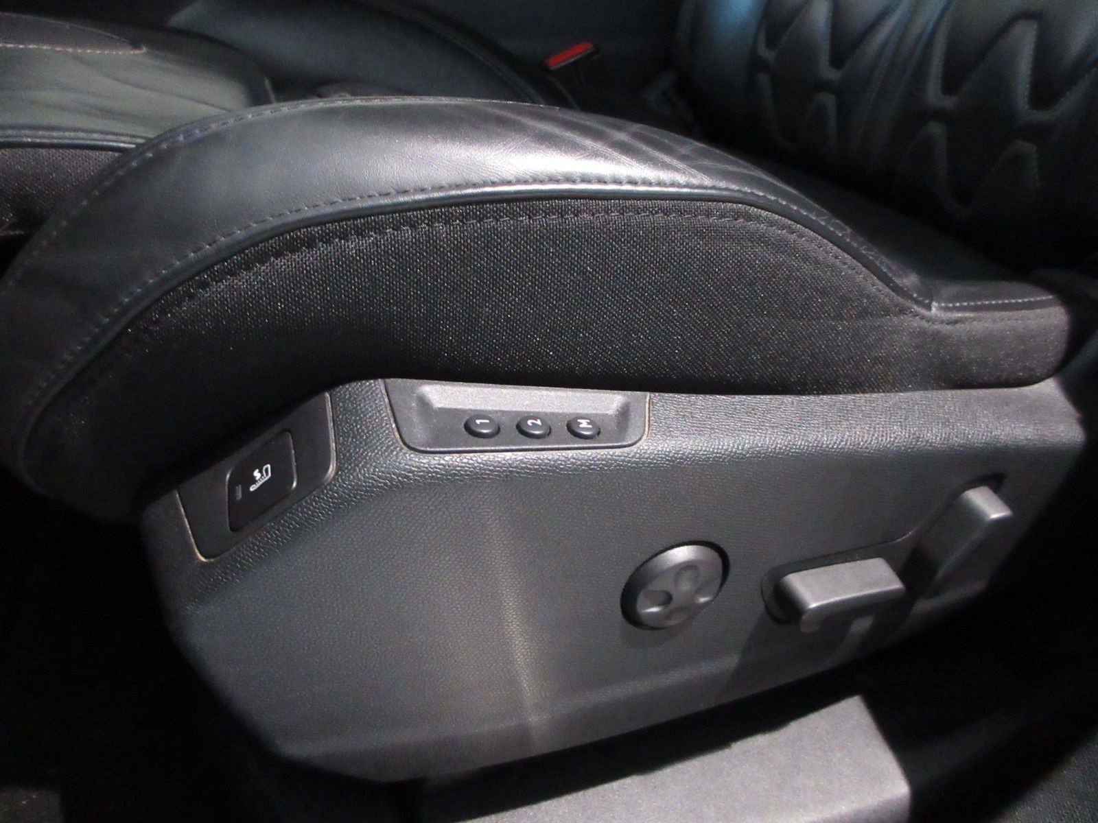 Fahrzeugabbildung Peugeot 5008 GT-LINE 1.5D LED/SHZ/VOLLLEDER/360°CAM