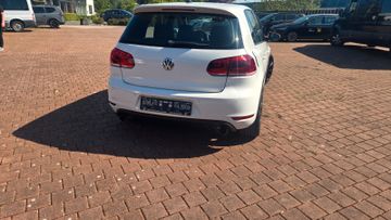 Volkswagen Golf - 6