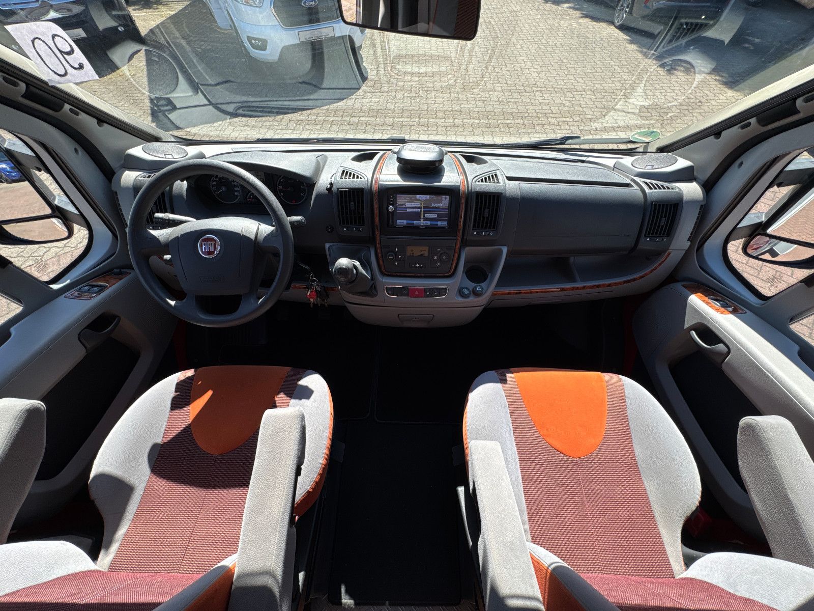 Fahrzeugabbildung Dethleffs GLOBEBUS T 004 FIAT KAMERA SAT TV LUFTFEDERUNG