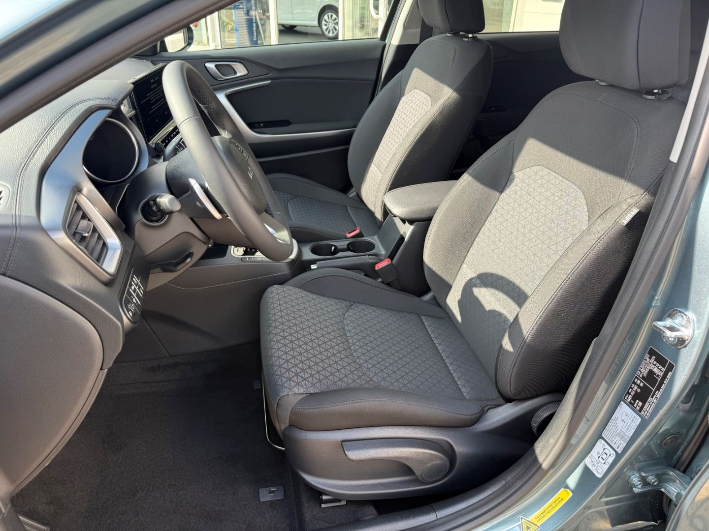 KIA Ceed 1.5 Mild-Hybrid EU6e 1,5 T-GDI LX Plus SPEC - Image 11