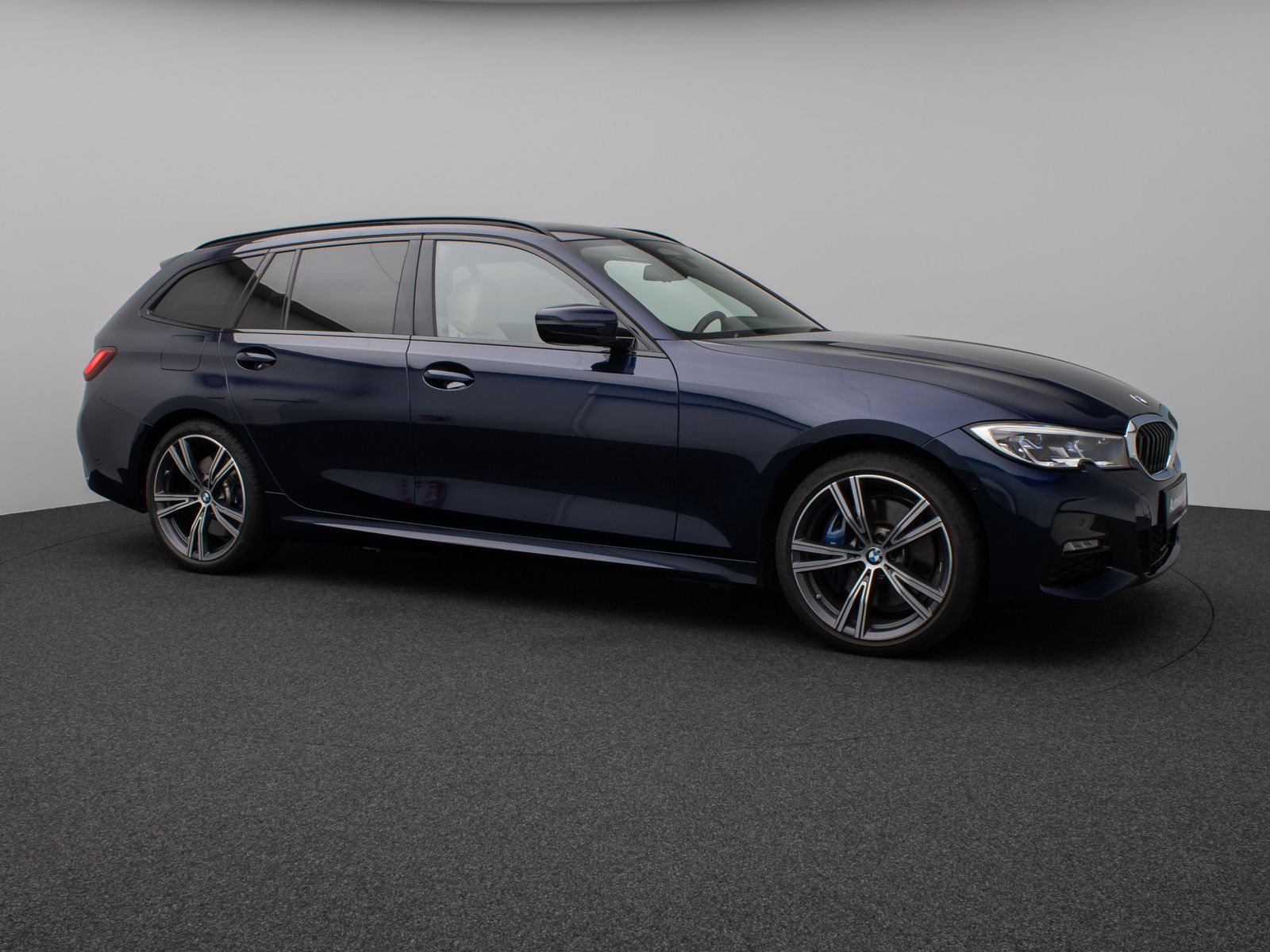Fahrzeugabbildung BMW 330e xD M Sport Panoram Kamera Laser HUD DAB H/K
