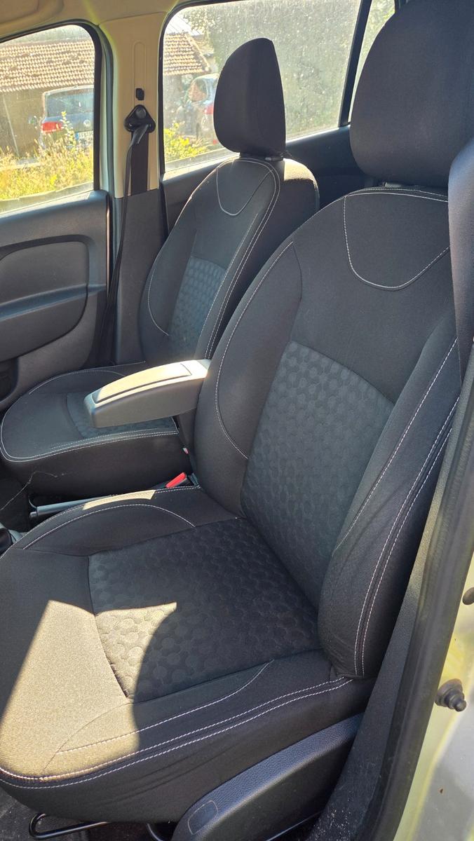Dacia Logan 2015 — photo 12