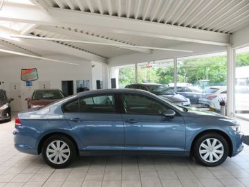 Volkswagen Passat - 4