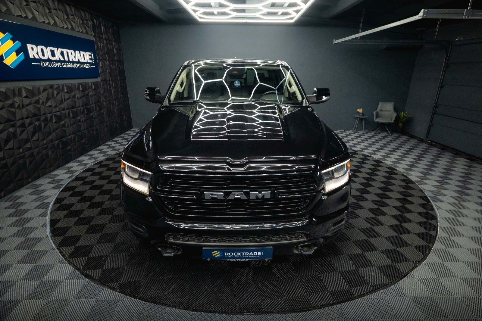 Fahrzeugabbildung Dodge RAM 5.7 V8 HEMI 4x4 LARAMIE Offroad Night LED