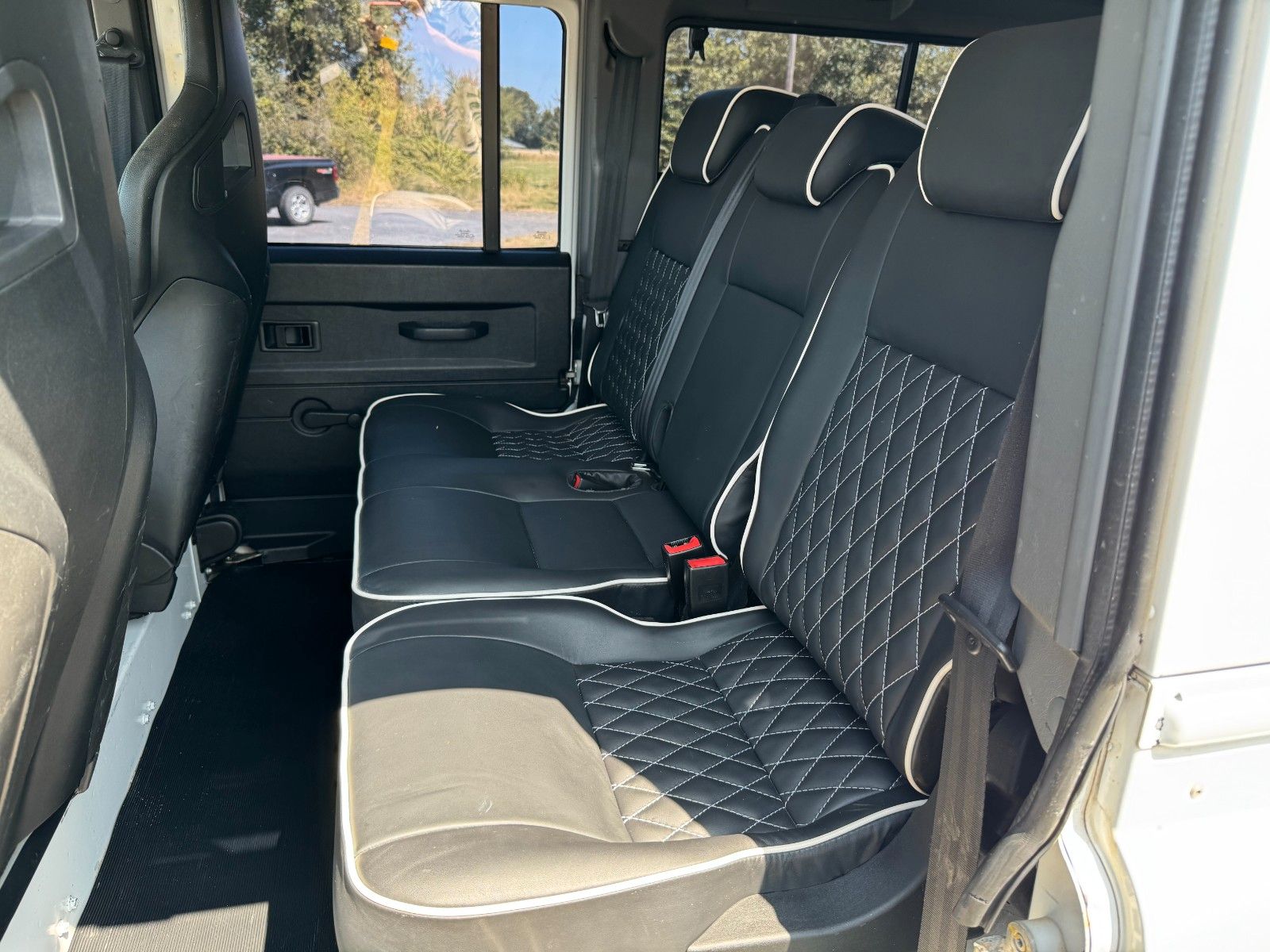 Fahrzeugabbildung Land Rover Defender 110 E Station Wagon "VK nur an GEWERBE"