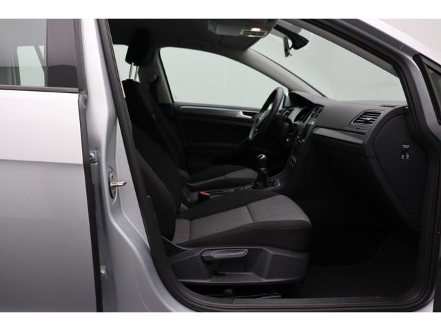 Fahrzeugabbildung Volkswagen Golf 1.6 TDI Klimaautomatik-2-Zonen SHZ