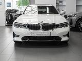 BMW 330i Aut. PANO NAVI LED Laser NAV DA - BMW 330: Kombi, 330d