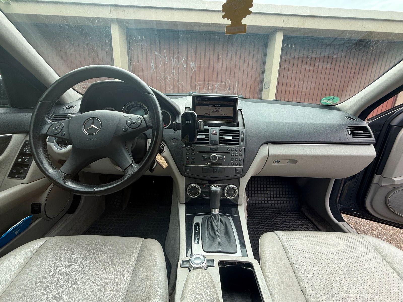 Mercedes-Benz C220 2009 — photo 7