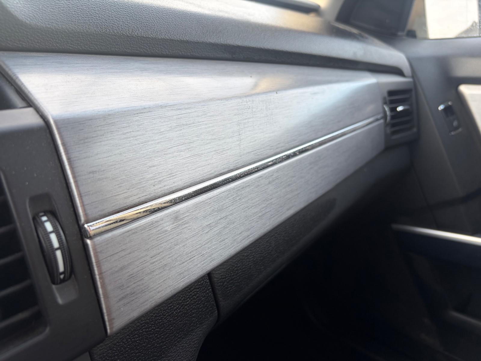 Mercedes-Benz GLK350 2010 — photo 16