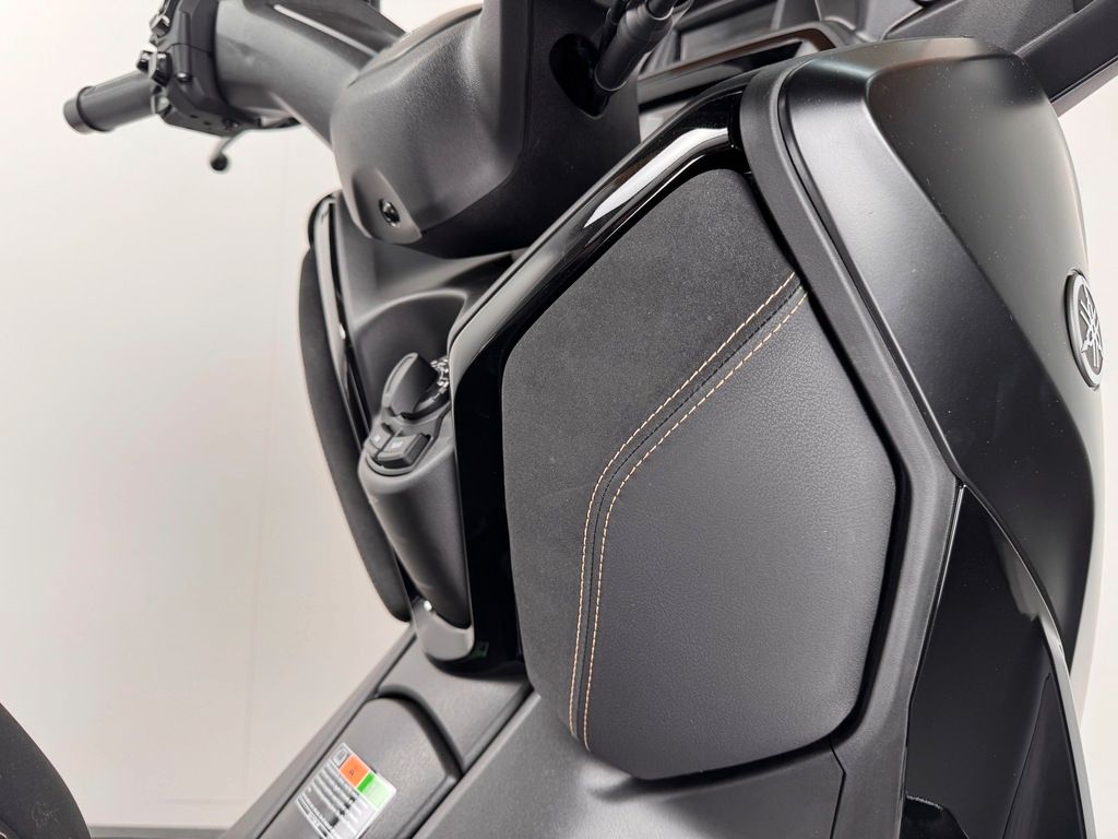 Fahrzeugabbildung Yamaha X MAX 300 TECH MAX *TAGESZULASSUNG *AKTIONSPREIS