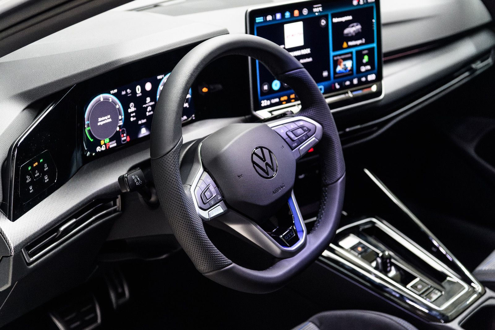 Fahrzeugabbildung Volkswagen Golf GTE BLACK-STYLE+ IQ-LIGHT