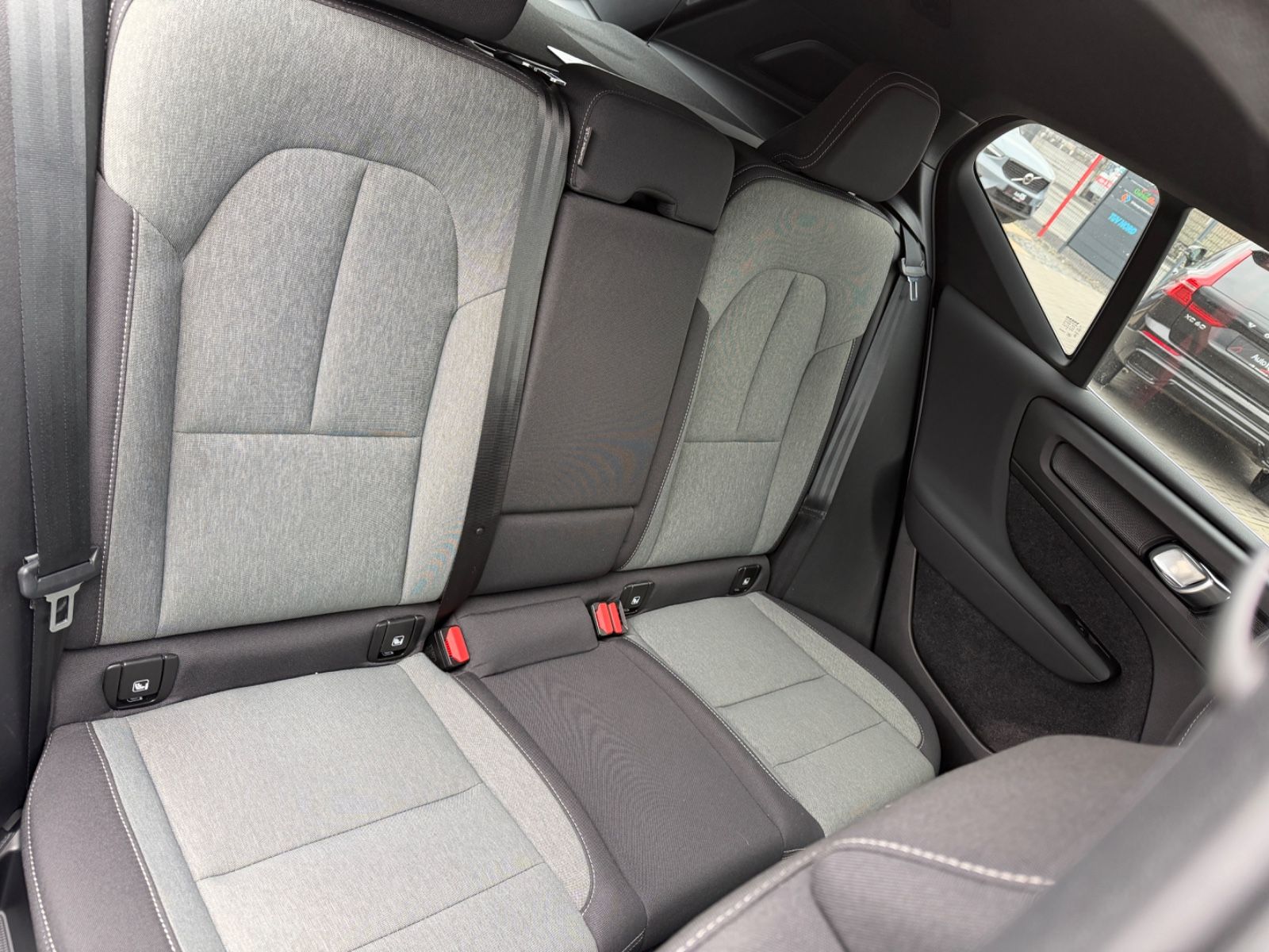 Volvo XC40 Core Recharge Plug-In Hybrid Standheizung foto 23