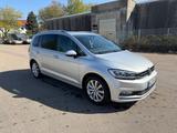 Volkswagen VW Touran 1.4 TSI DSG Highline Ausstattung 