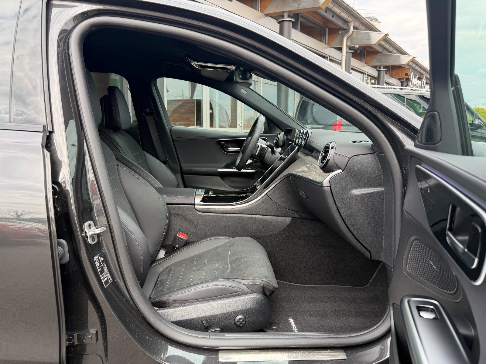 Fahrzeugabbildung Mercedes-Benz C 220 T d 4M AMG Night+AHK+Ambiente+TOTW+Winterp