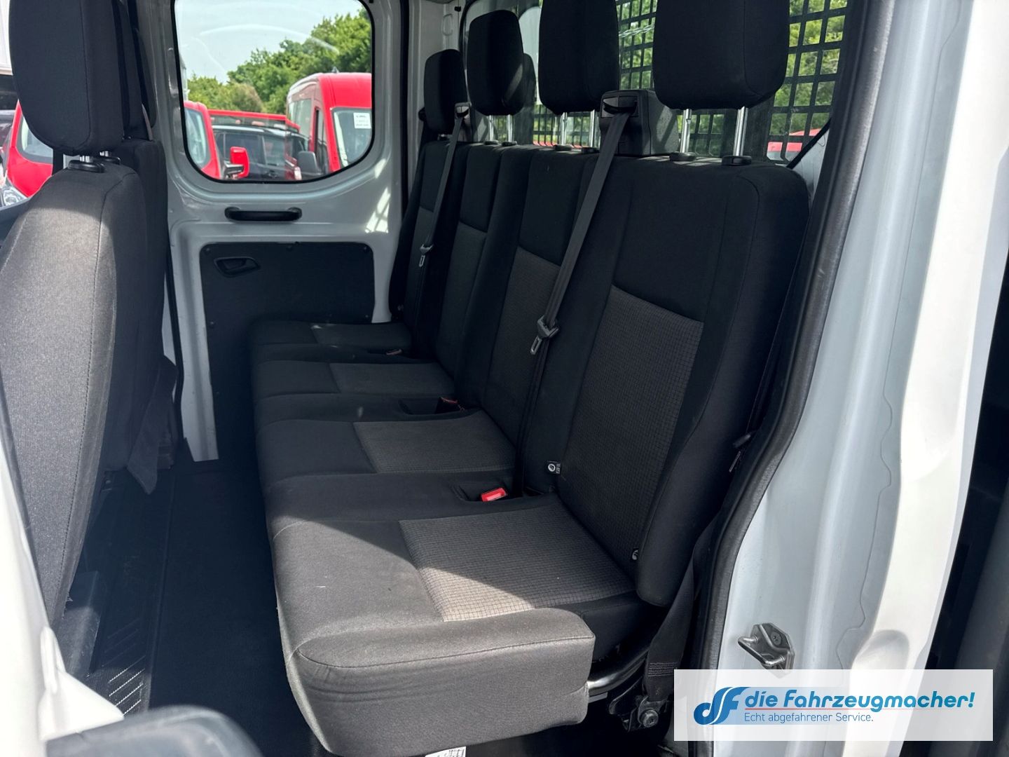 Fahrzeugabbildung Ford Transit Pritsche 310 L2 Doppelkabine Basis 2.0 T