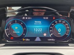 Fahrzeugabbildung Volkswagen Golf VIII Variant Life Navi LED RFK ACC StdHz