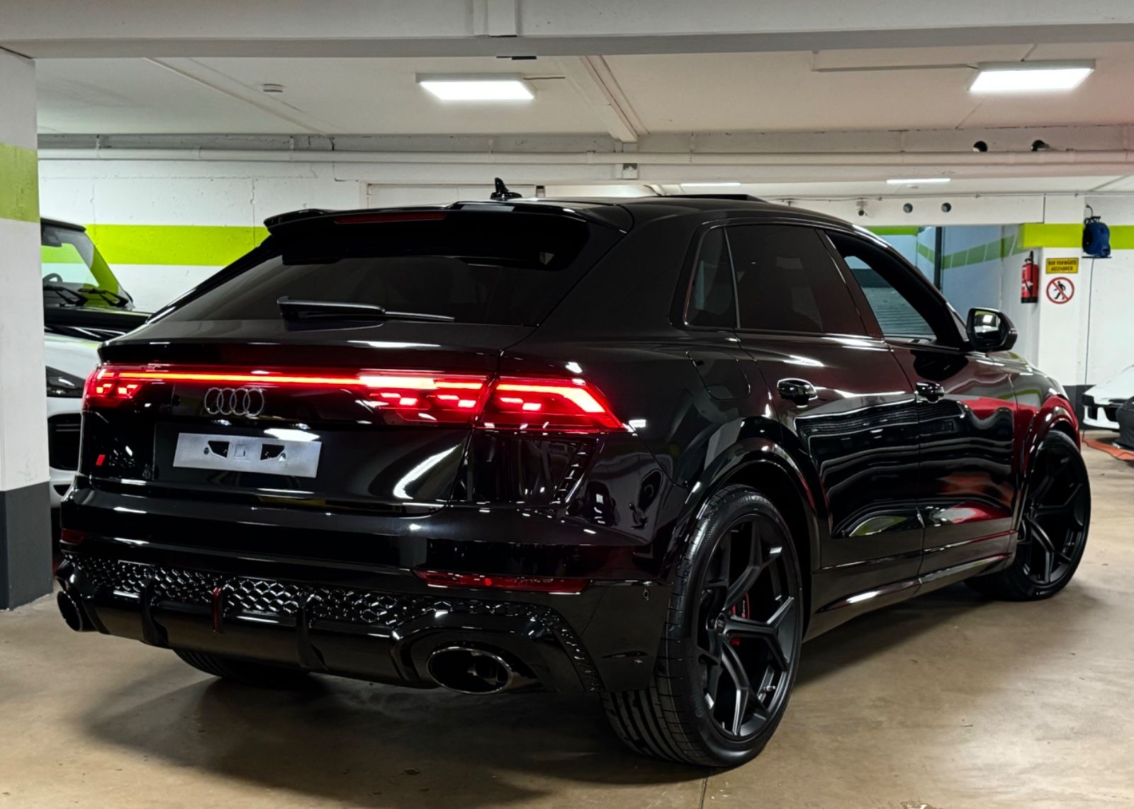 Fahrzeugabbildung Audi RSQ8 PERFORMANCE FACELIFT CARBON CERAMIC 25 FULL