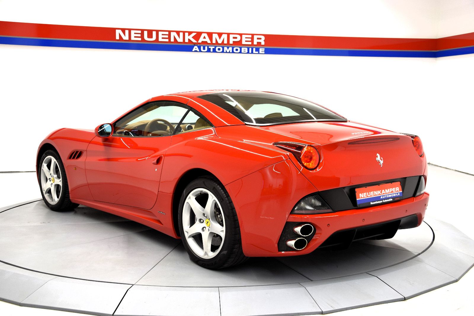 Fahrzeugabbildung Ferrari California 4.3 V8 Leder beige Navi Xenon PDC 2.H