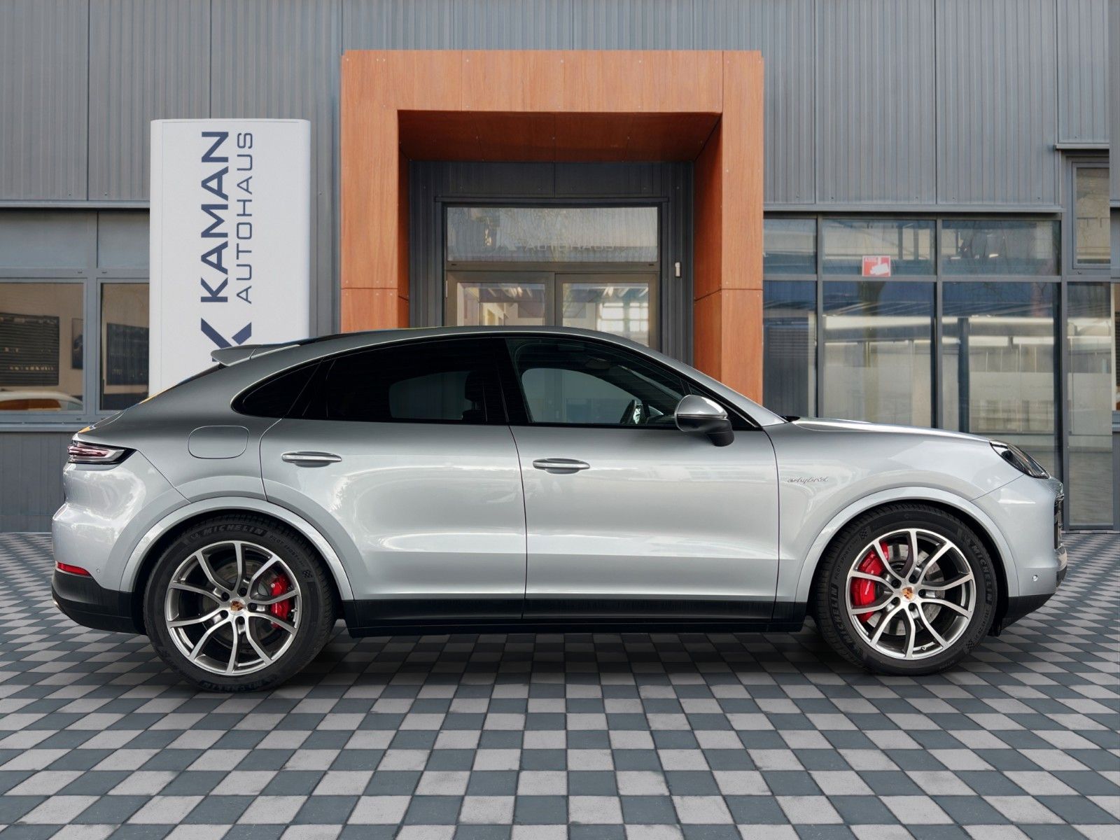 Porsche Cayenne Coupe S E-Hyb PDCC Hinterachs MY2025 foto 1