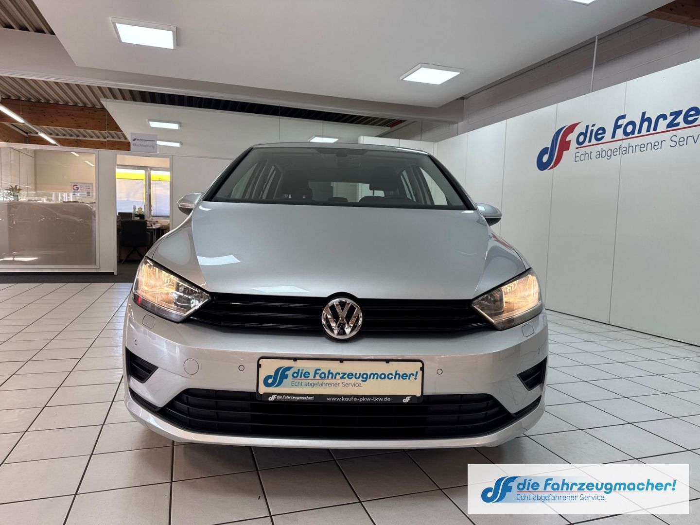 Fahrzeugabbildung Volkswagen Golf Sportsvan VII Trendline BMT Start-Stopp Spe