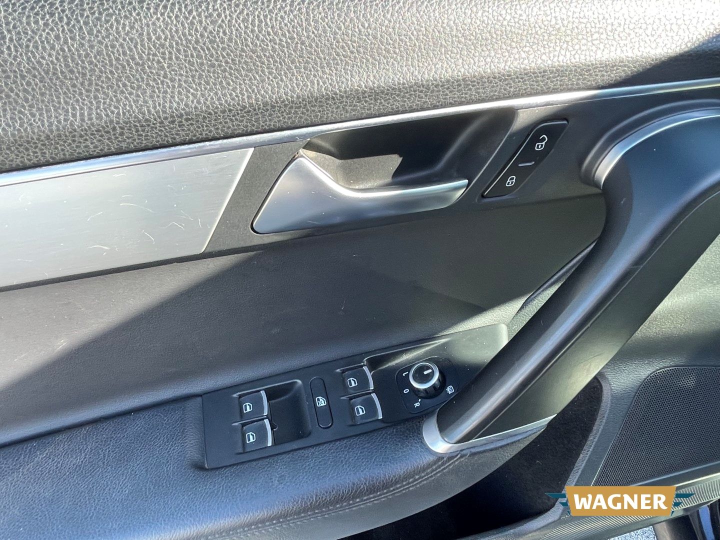 Fahrzeugabbildung Volkswagen Passat Variant Highline BlueMotion