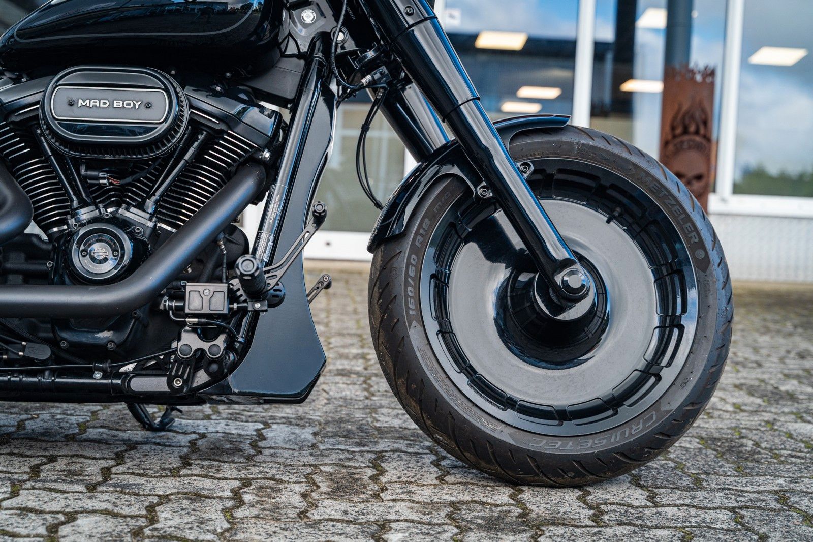 Fahrzeugabbildung Harley-Davidson FLFBS FAT BOY SOFTAIL 114 -JEKILL&HYDE- MAD BOY