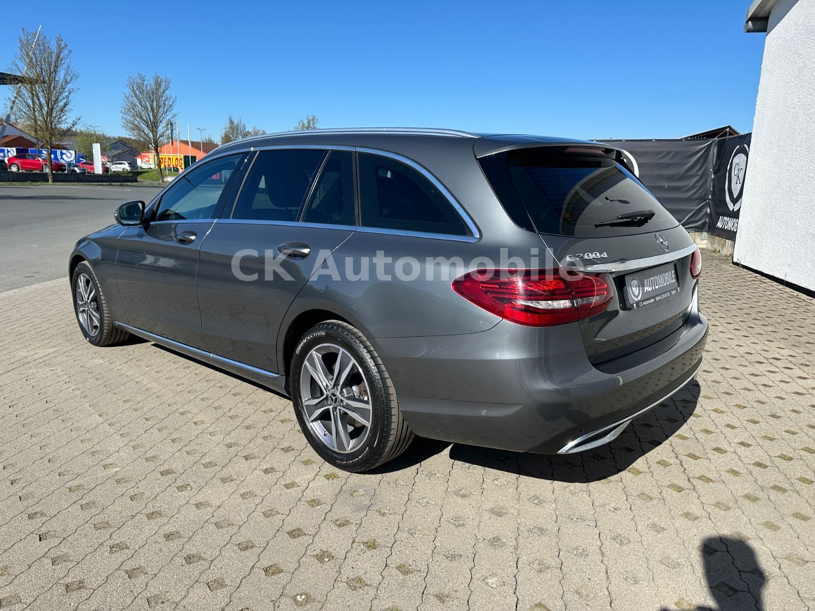 Fahrzeugabbildung Mercedes-Benz C200d T Avantgarde/Navi/LED/Kamera/AHK