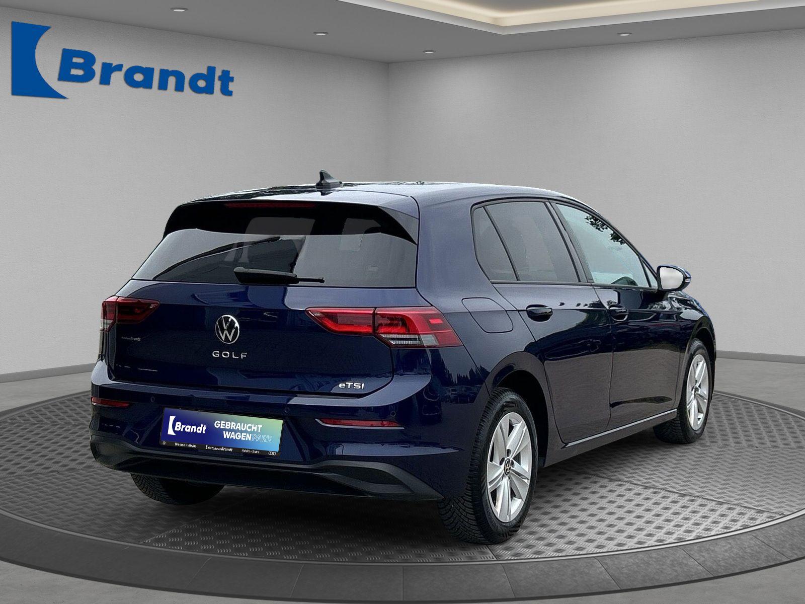 Volkswagen Golf VIII 1.0 eTSI Life DSG+LED+KAMERA+HUD+ACC