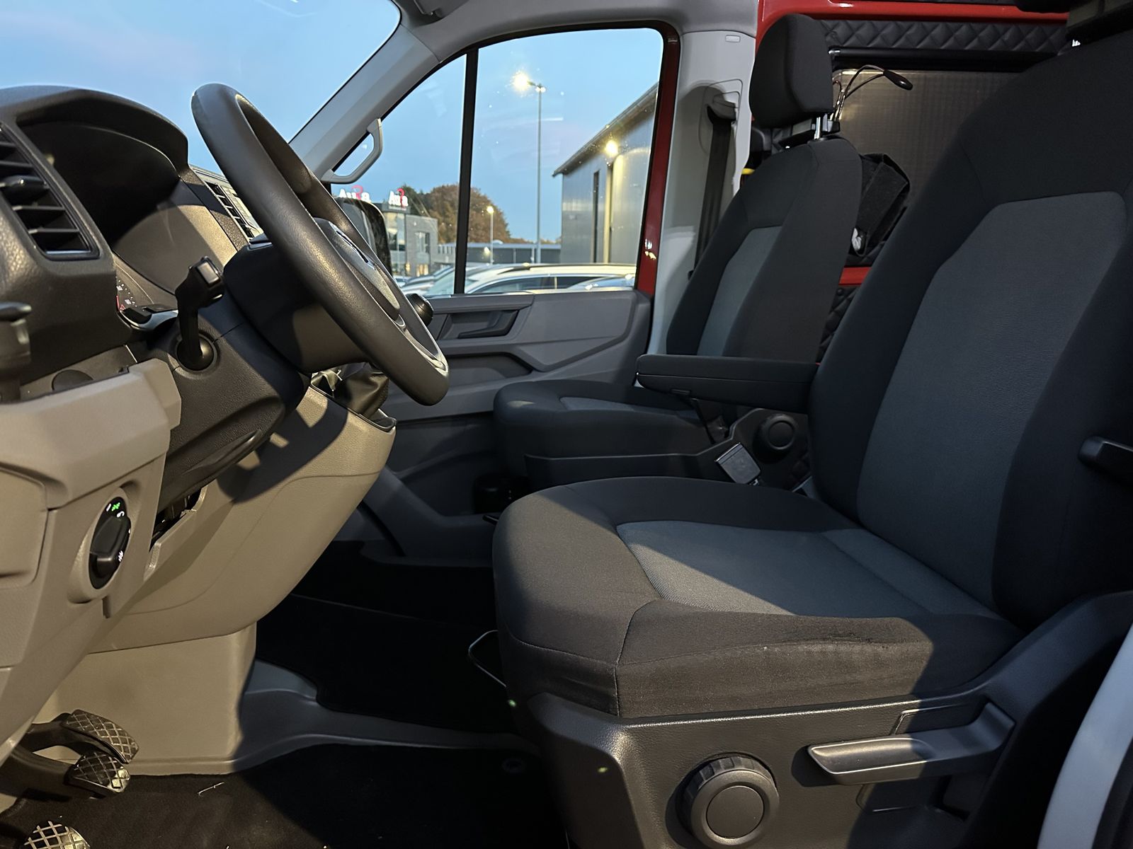 Fahrzeugabbildung Volkswagen Crafter 2.0 TDI Lang Hochdach CAMPER+KAM+AHK+2Hd