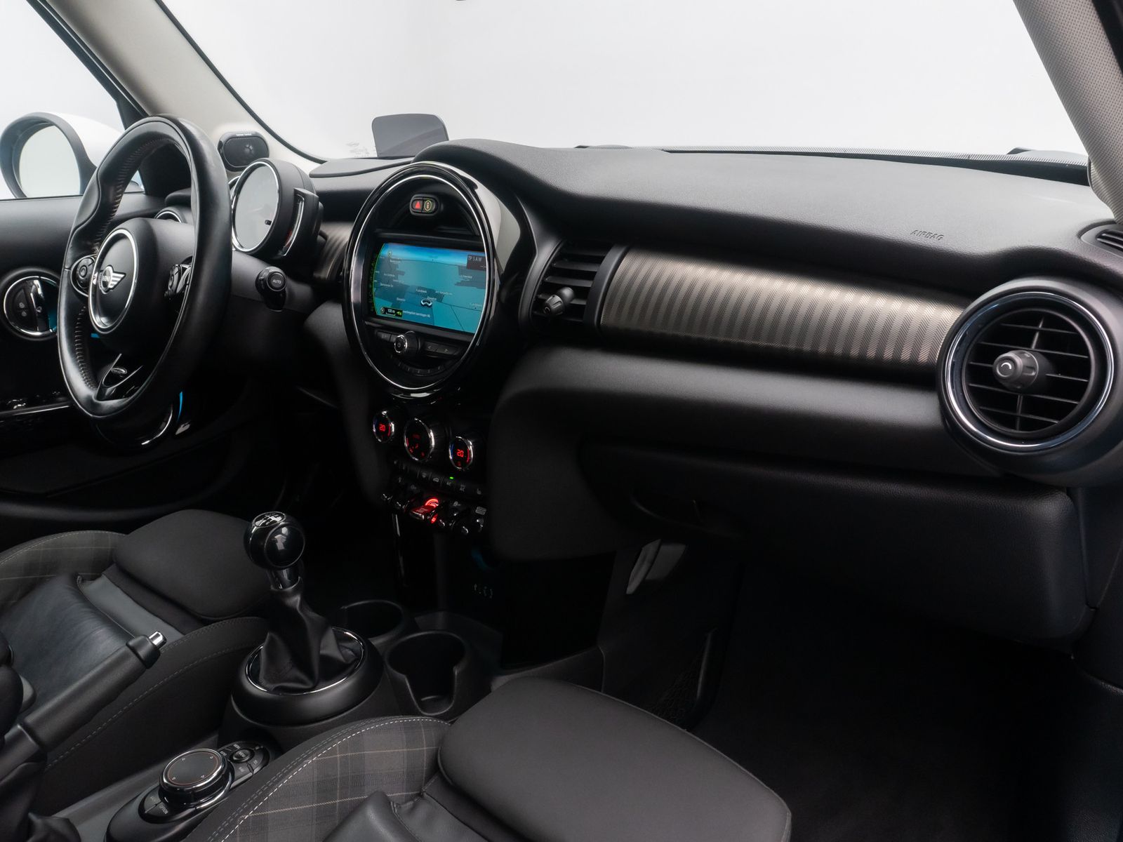 Fahrzeugabbildung MINI Cooper SD ACC HUD Kamera H/K Alarm Komfo