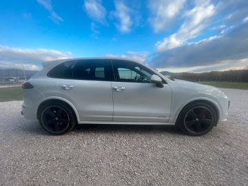 Porsche Cayenne - 7