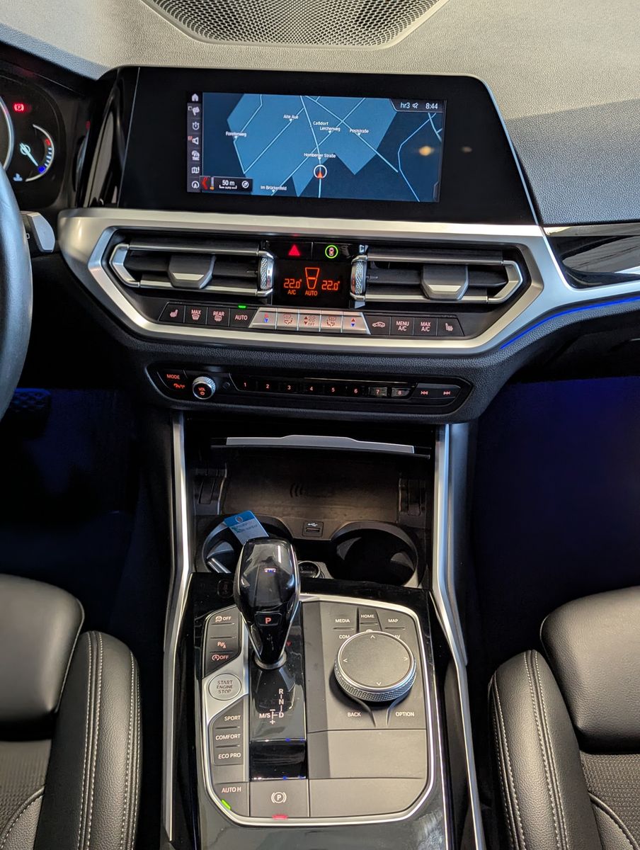 BMW 320 d xDrive Sport Line HUD Shadow LED ACC AHK - Image 20