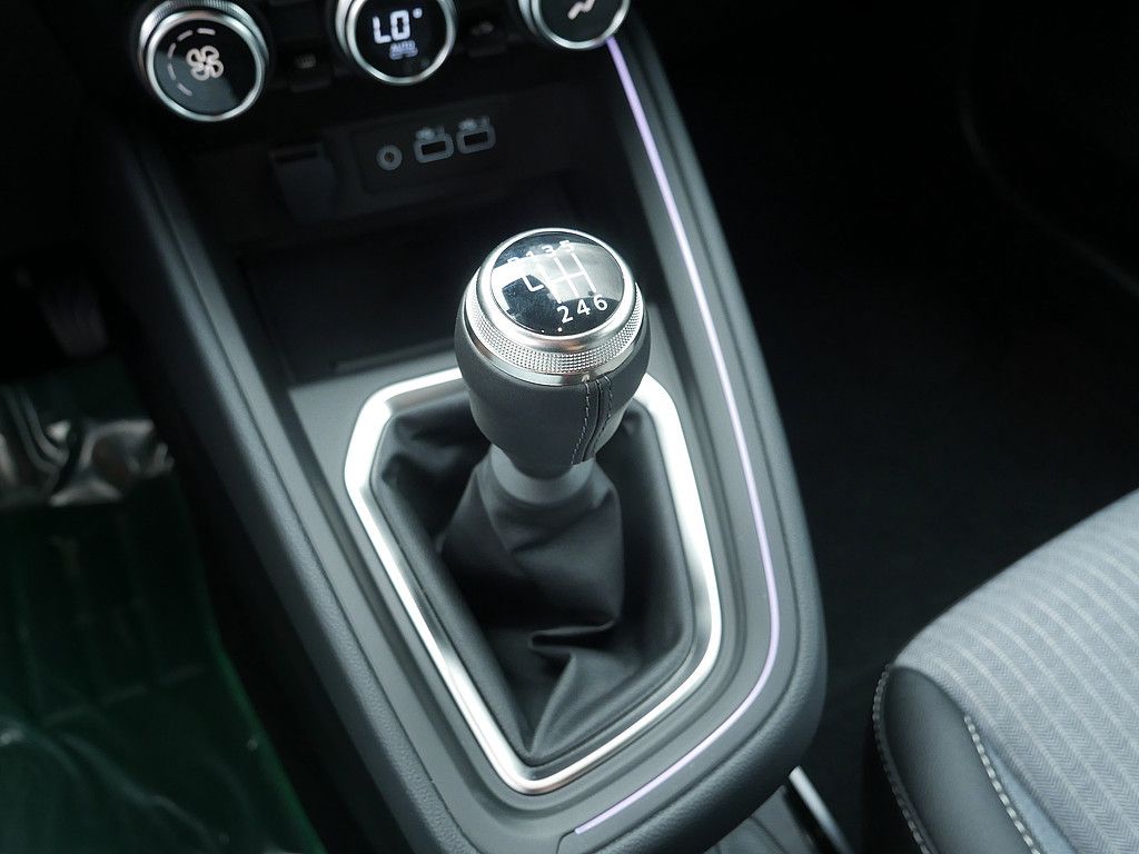 Fahrzeugabbildung Renault Clio Techno TCe 90