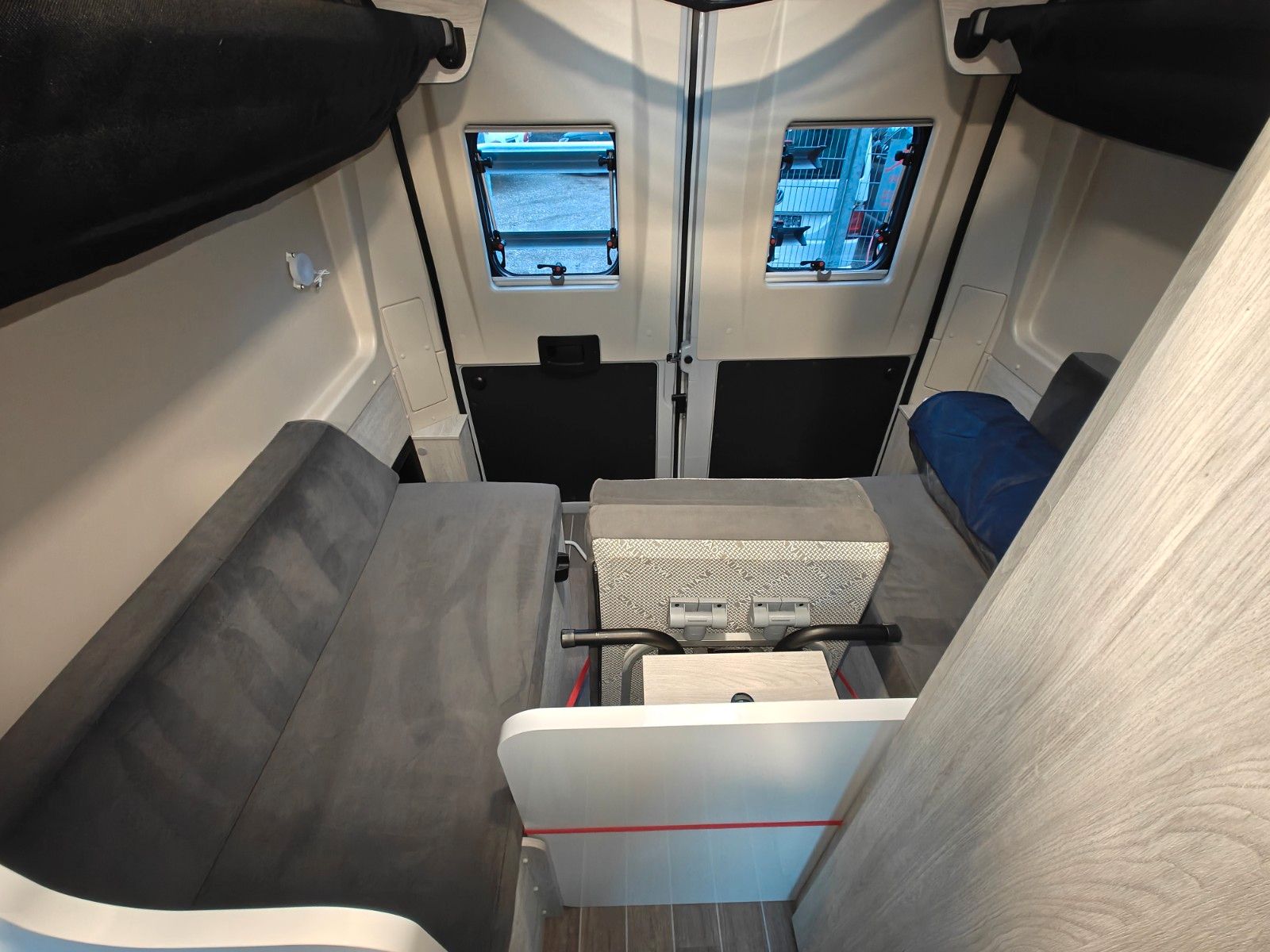 Fahrzeugabbildung Roller Team Livingstone Next 540 - SAT, TV, Solar, Kamera -