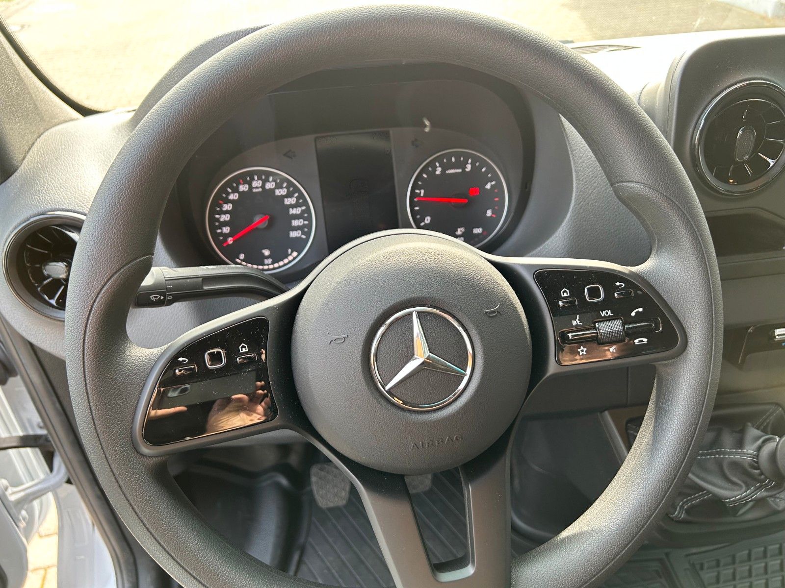 Fahrzeugabbildung Mercedes-Benz Sprinter III 315 CDI Kasten Navi Kamera L2H2
