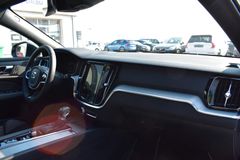 Fahrzeugabbildung Volvo V60 D3 AT R-Design* IntelliSafe*Pilot Assist*RFK