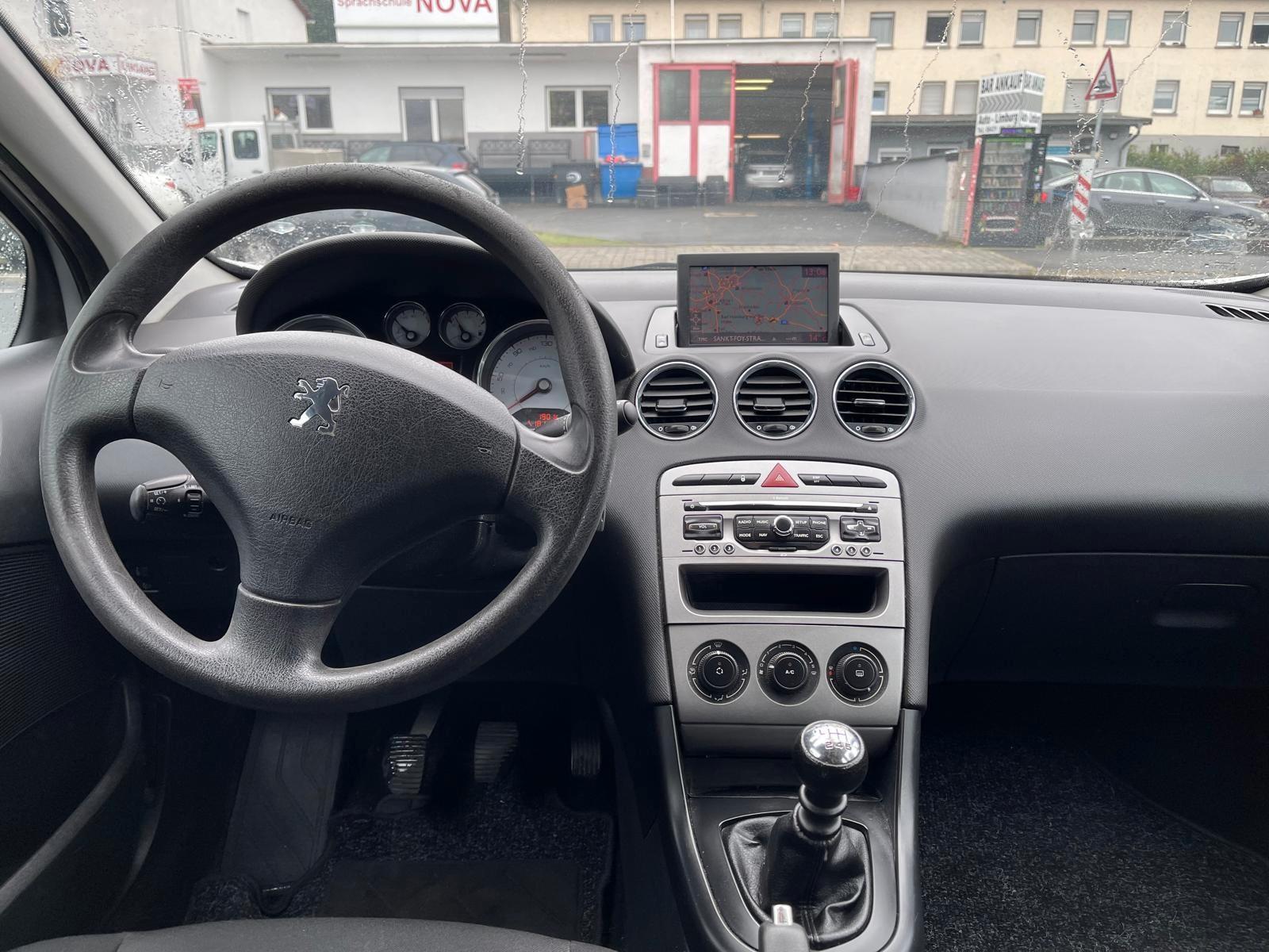 Peugeot 308 2010 — photo 14
