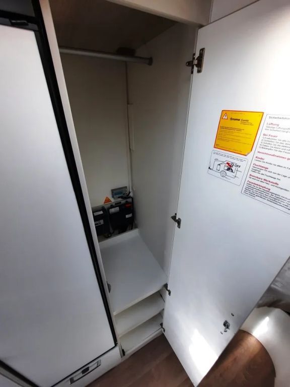 Fahrzeugabbildung HYMER / ERIBA / HYMERCAR Nova 530 Mover, Solar, Combi Heizung