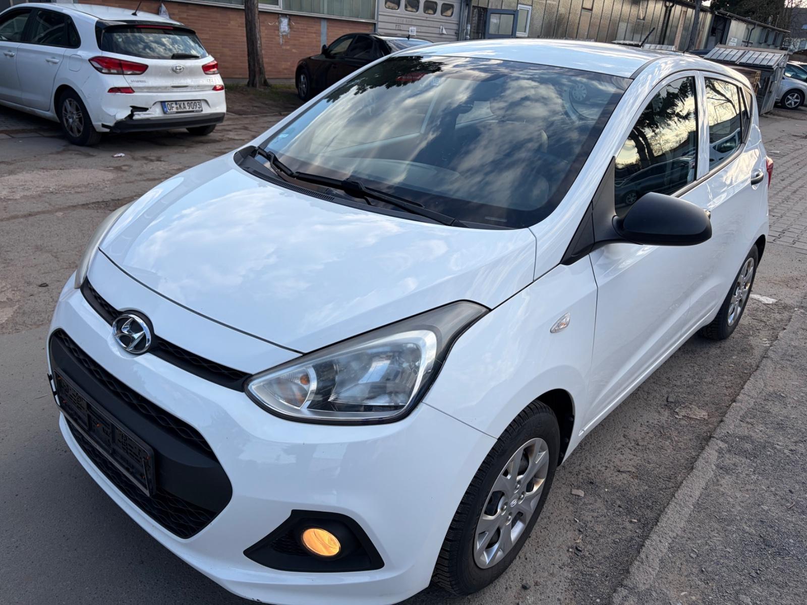 Hyundai i10 1.0 Classic Klima Servicebuch